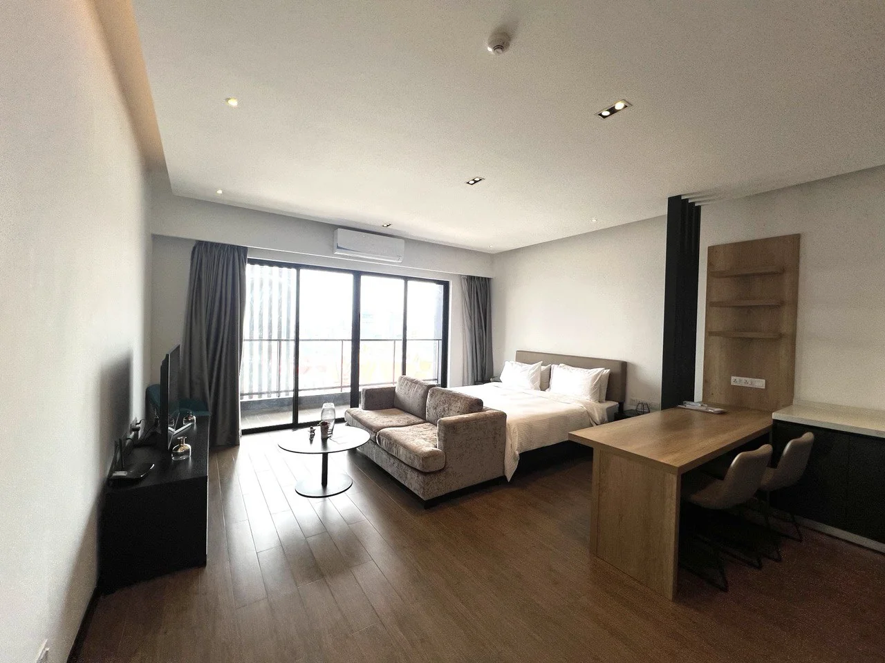 Skylar By Meridian S27-10