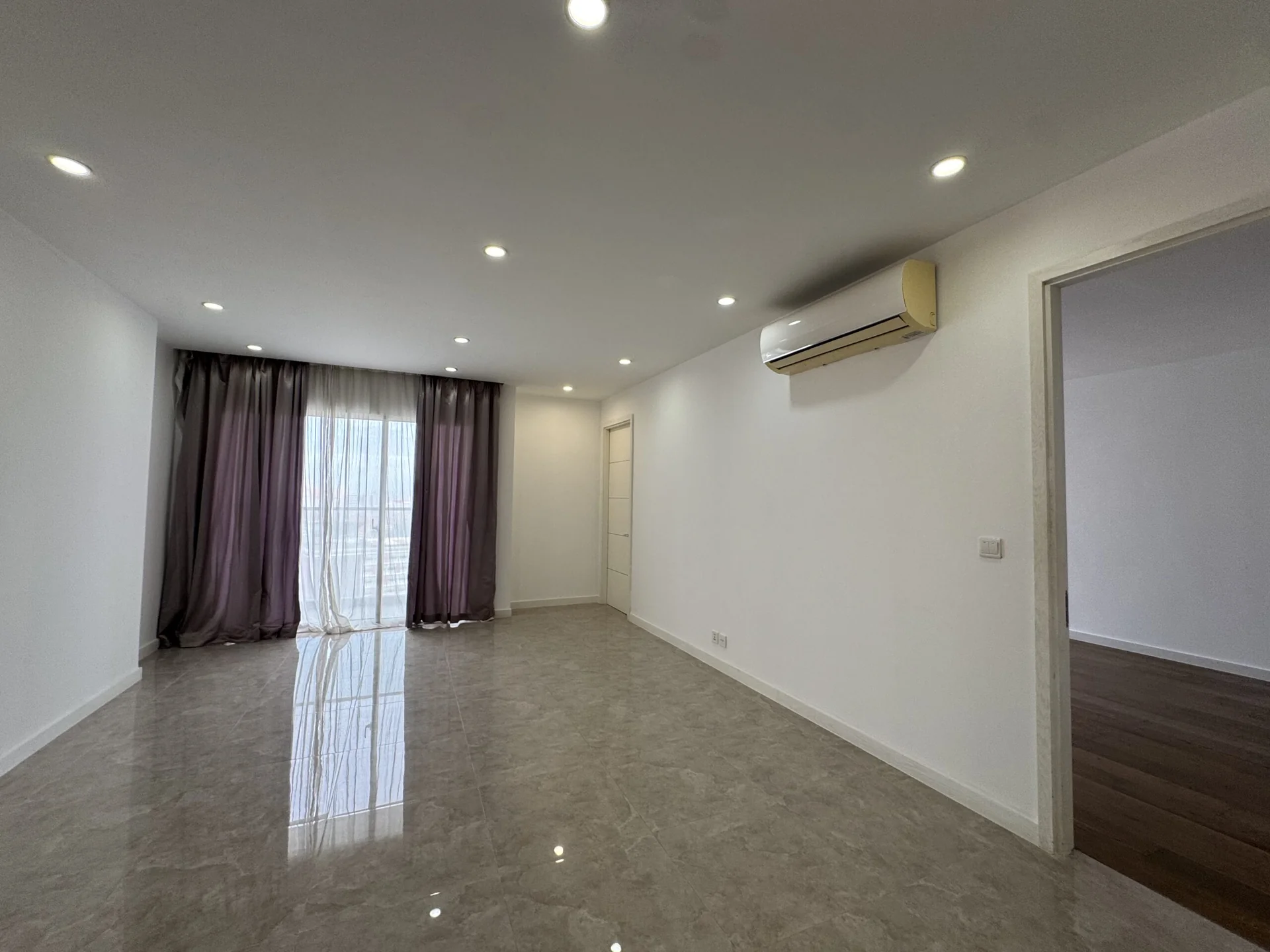 Casa By Meridian CBM-A15-04